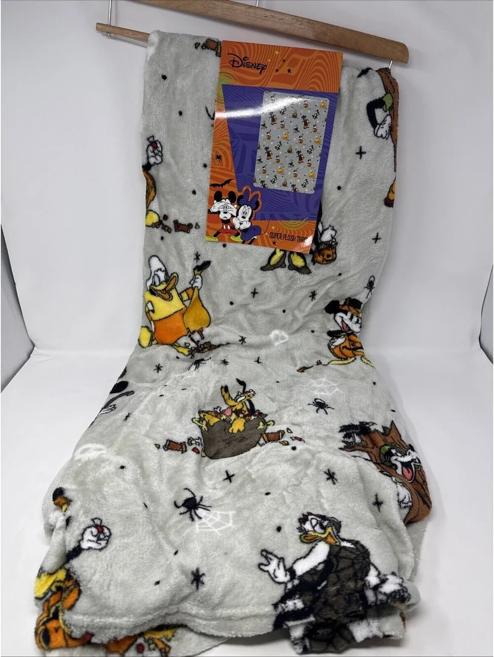 Disney Mickie Mouse Halloween Blanket Super Plush Throw